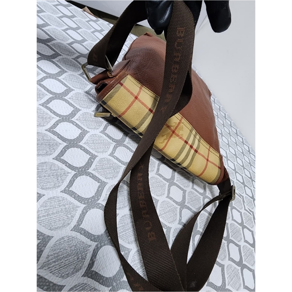 Burberry Vintage Haymarket Check Pebbled Messenger Bag Brown/Beige - Picture 12 of 15